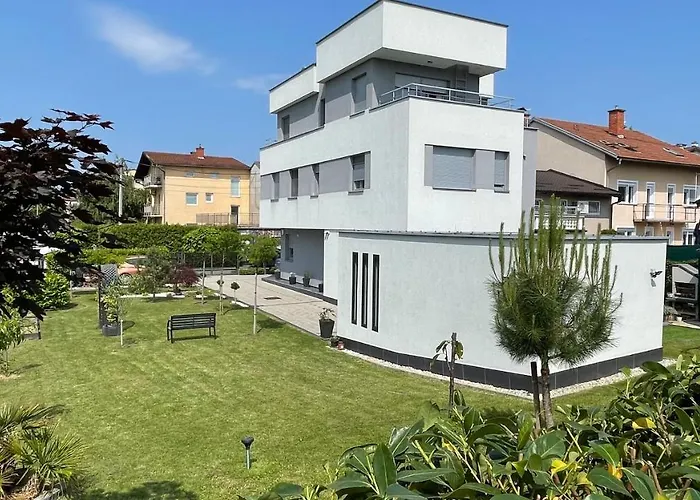 Villa Mami
