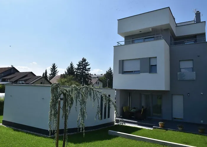 Villa Mami